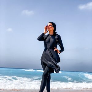 مايوه اسود ساده