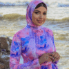 فتاه ترتدي امنحي نفسك تجربة رائعة ومريحة على الشاطئ مع "MARSHMALLOW BURKINI"، المايوه للبحر الذي يجمع بين الراحة والأناقة. يتميز هذا المايوه بتصميمه الأنيق وتفاصيله المتميزة، ويأتي مع تلبيسة رأس محكمة لإكمال الإطلالة بأناقة. صُنع "MARSHMALLOW BURKINI" من خامات عالية الجودة تمنحك الراحة والحرية في الحركة أثناء السباحة والاستجمام. تصميمه الفريد يجمع بين الأناقة والتغطية الكاملة، مع حجاب الرأس المحكم للحماية من أشعة الشمس. استمتعي بالشاطئ بأناقة لا مثيل لها وتمتعي بإطلالة تلفت الأنظار مع "MARSHMALLOW BURKINI". متعدد الاوان