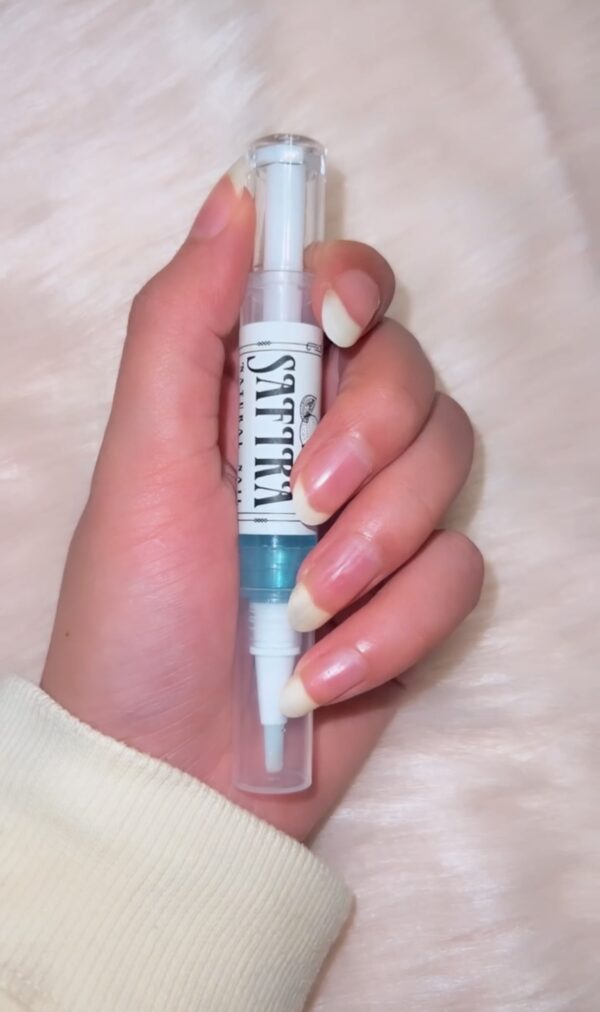 Safira blue nail serum