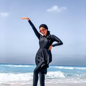 مايوه اسود ساده