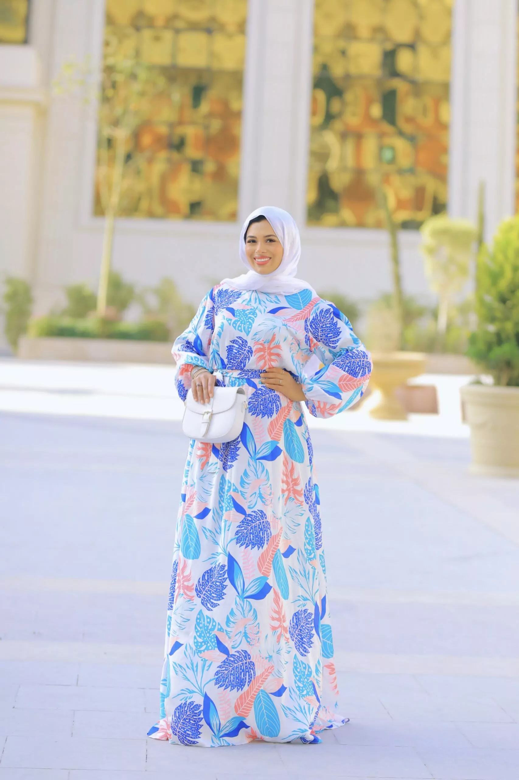 فستان ستان ابيض مطبوع