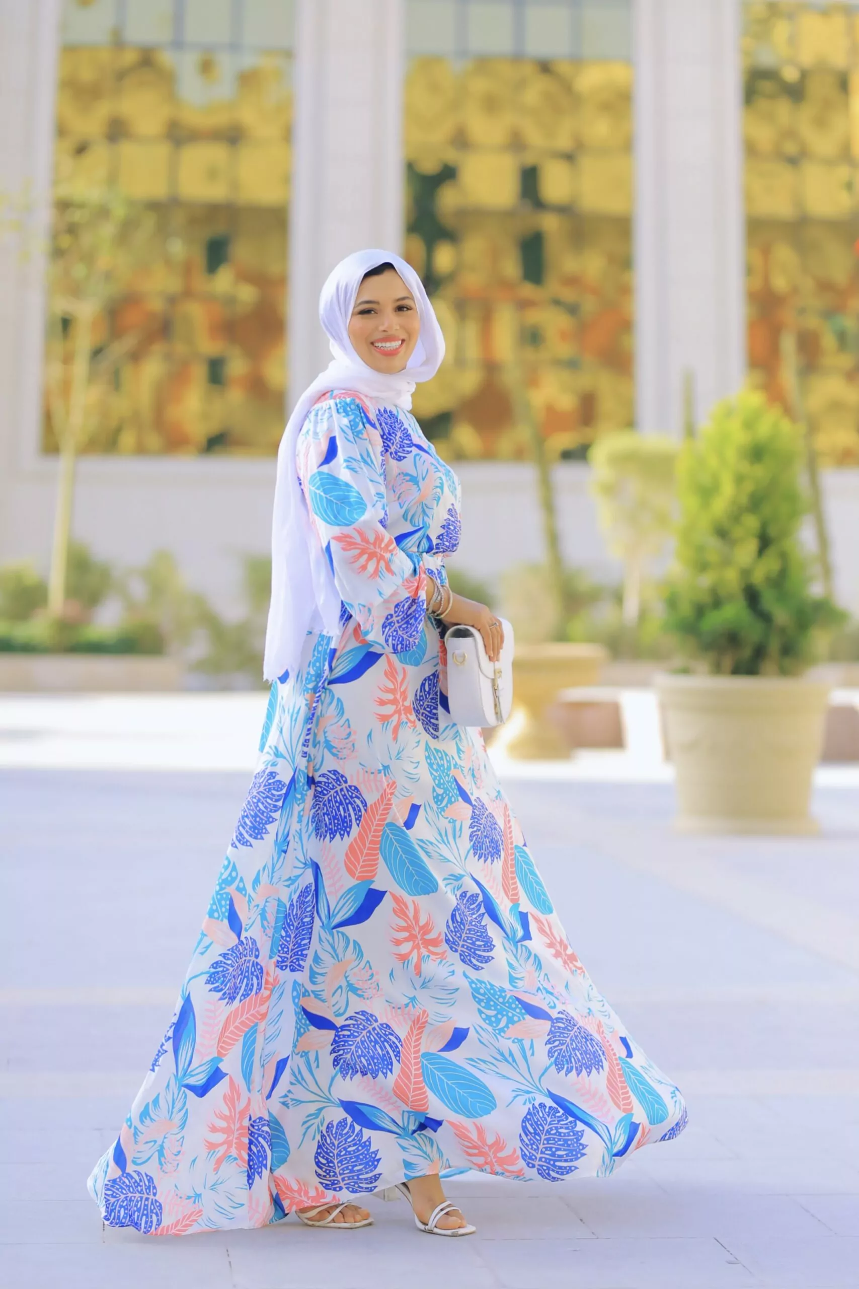 فستان ستان ابيض مطبوع