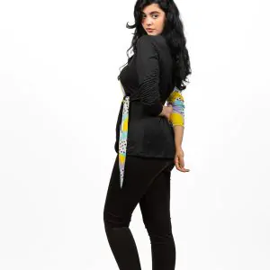 فتاه ترتدي مايوه أسود وبه طباعة ملونة بوركيني BUTTERFLY BURKINI كالفراشة